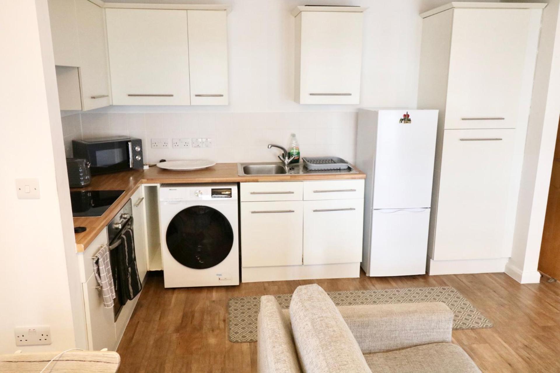Modern 2 Bed Close To Station Appartamento *