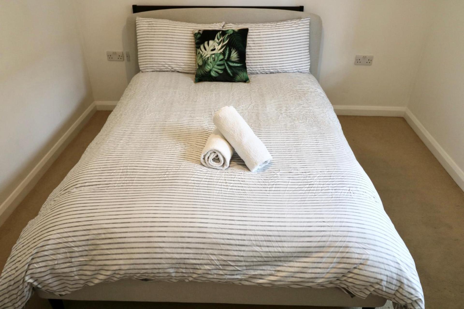 Modern 2 Bed Close To Station Appartamento Londra